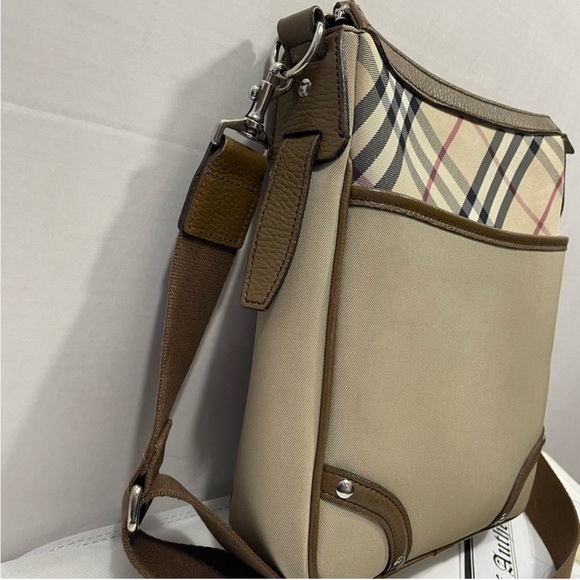 Authentic, Burberry Shoulder/Crossbody with COA (certificate of authentication) - Picture 5 of 15